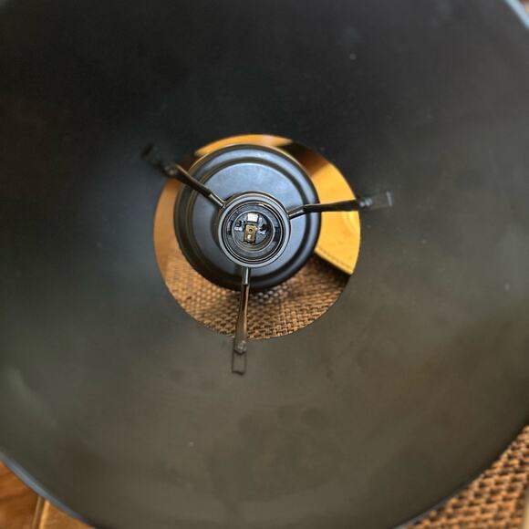 💡 Sleek Black Ceiling Light Fixture – Modern & Unused 💡 - Picture 5 of 6